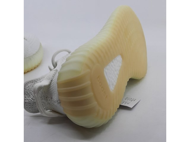 Paar herensneakers, maat 44, adidas yeezy, cp9366 - afbeelding 2 van  11