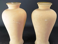 Paar hoge gezande glazen vazen - afbeelding 1 van  5