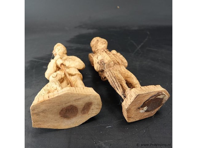 Paar houten beelden - afbeelding 5 van  5