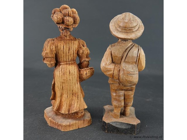 Paar houten beelden - afbeelding 4 van  5