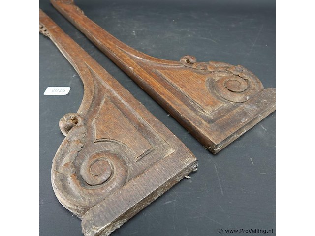 Paar houten consoles met snijwerk - afbeelding 3 van  5