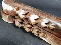 Paar houten consoles met snijwerk - afbeelding 5 van  5