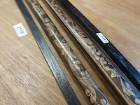 Paar houten indische houten batik hangers - afbeelding 4 van  5
