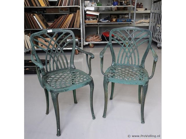 Paar ijzeren tuinstoelen - afbeelding 1 van  5