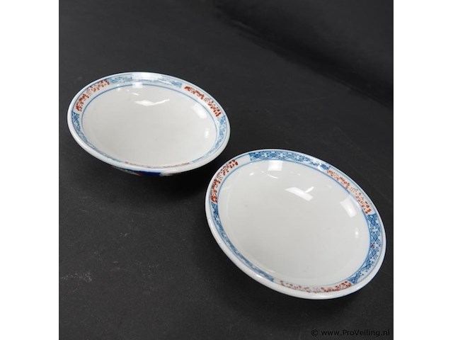 Paar imari schotels - afbeelding 4 van  5