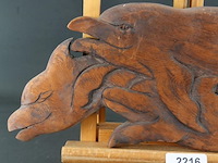 Paar in hout gesneden dolfijnen - afbeelding 2 van  5