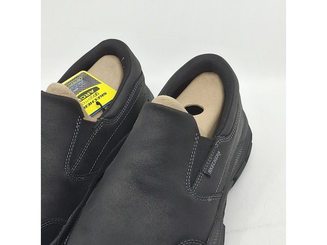 Paar instappers, maat 42, skechers, respected calum - afbeelding 4 van  10