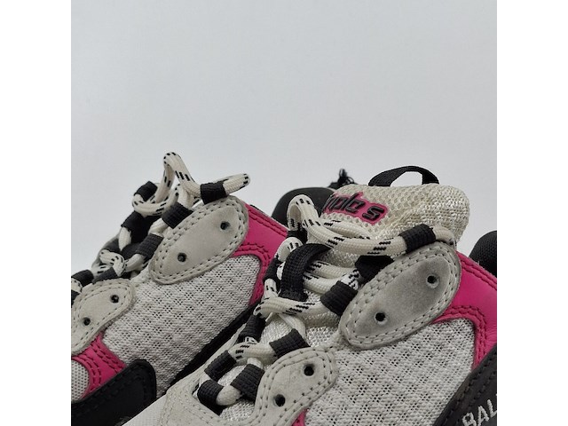 Paar kinder sneakers, maat 35, balenciaga, triple s - afbeelding 9 van  13