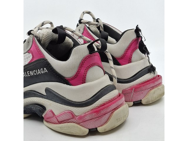 Paar kinder sneakers, maat 35, balenciaga, triple s - afbeelding 13 van  13