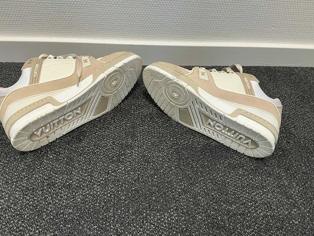 Paar louis vuitton trainer sneaker - afbeelding 3 van  7
