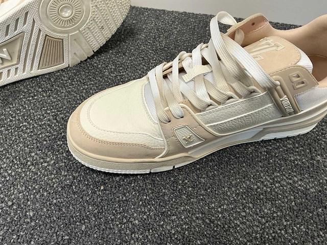 Paar louis vuitton trainer sneaker - afbeelding 4 van  7