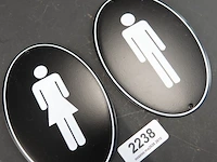 Paar metalen wc schilden - afbeelding 2 van  5