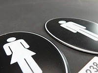 Paar metalen wc schilden - afbeelding 4 van  5