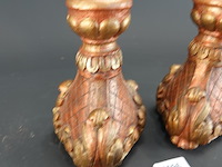 Paar neoklassieke kaarshouders - afbeelding 3 van  5