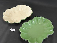 Paar nestbare geschulpte emaillen schalen - afbeelding 3 van  5