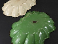 Paar nestbare geschulpte emaillen schalen - afbeelding 4 van  5