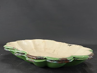 Paar nestbare geschulpte emaillen schalen - afbeelding 5 van  5