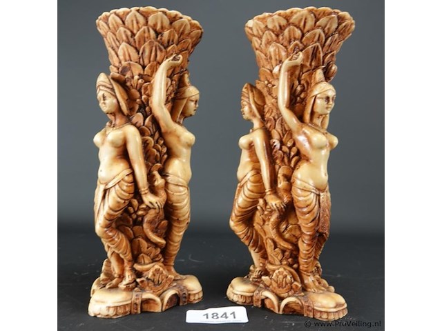 Paar oosterse vazen met dragende vrouwen - afbeelding 3 van  5