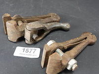 Paar oude klemwerktuigen