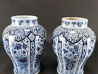 Paar oude/antieke kastvazen - afbeelding 1 van  5