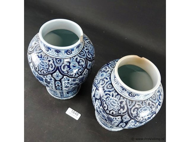 Paar oude/antieke kastvazen - afbeelding 3 van  5