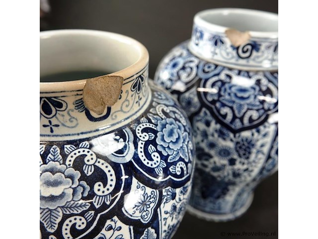 Paar oude/antieke kastvazen - afbeelding 5 van  5