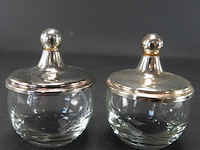 Paar potjes met verzilverde deksel - afbeelding 1 van  5
