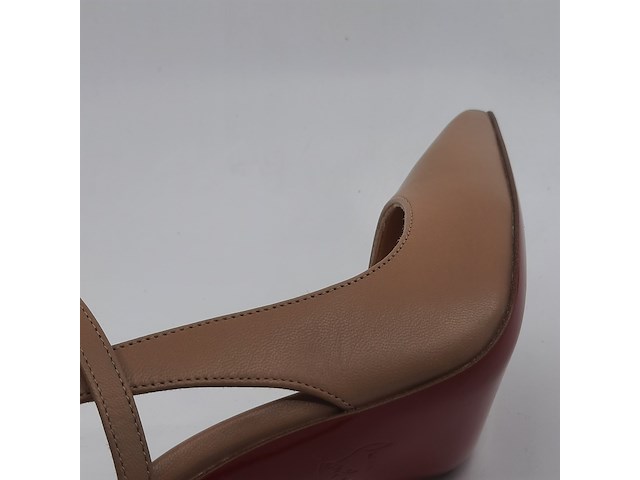 Paar pumps, maat 38 1/2, christian louboutin - afbeelding 12 van  12