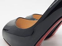 Paar pumps, maat 39, louboutin - afbeelding 7 van  9