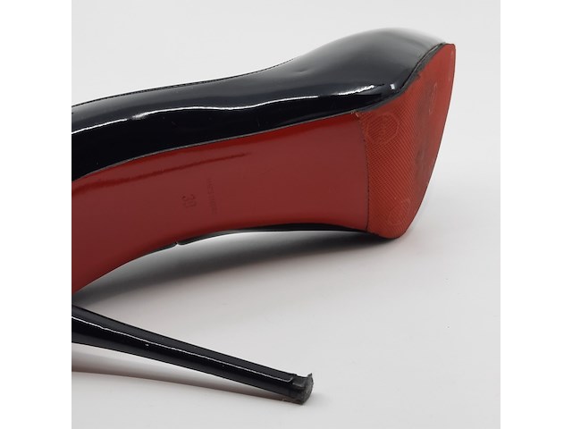 Paar pumps, maat 39, louboutin - afbeelding 8 van  9