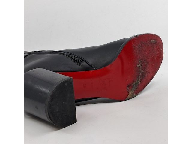 Paar pumps, maat 39, louboutin - afbeelding 9 van  13
