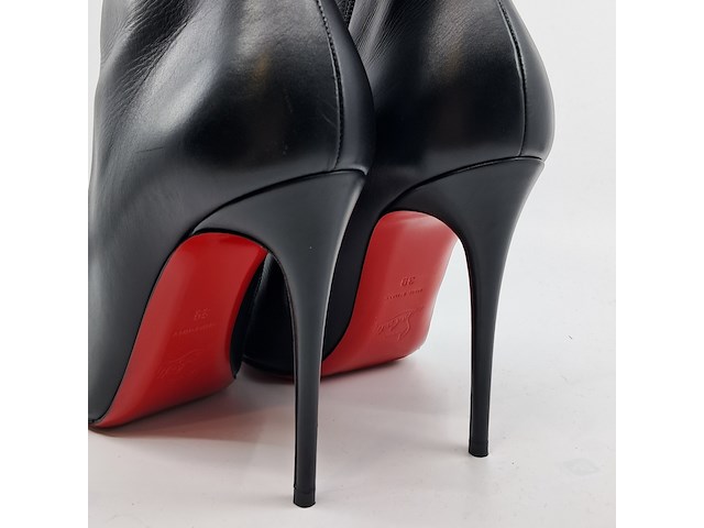 Paar pumps, maat 39, louboutin - afbeelding 8 van  13