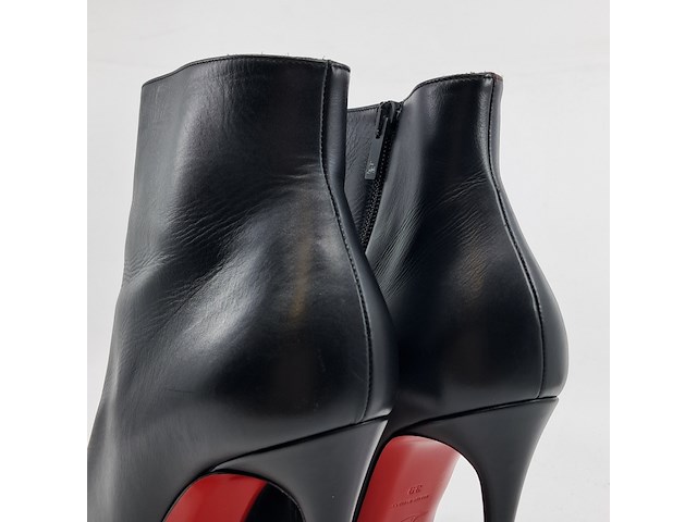 Paar pumps, maat 39, louboutin - afbeelding 9 van  13
