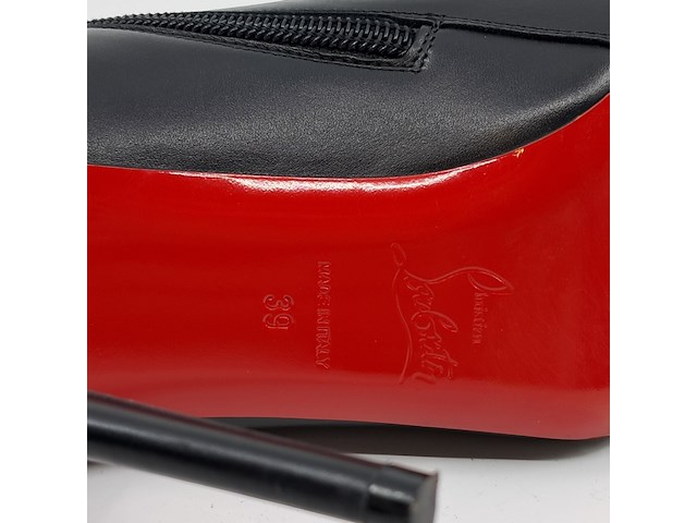 Paar pumps, maat 39, louboutin - afbeelding 12 van  13