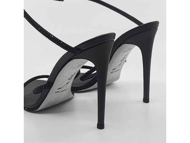 Paar pumps, maat 40, rene caovilla, black satin jet strass - afbeelding 8 van  11