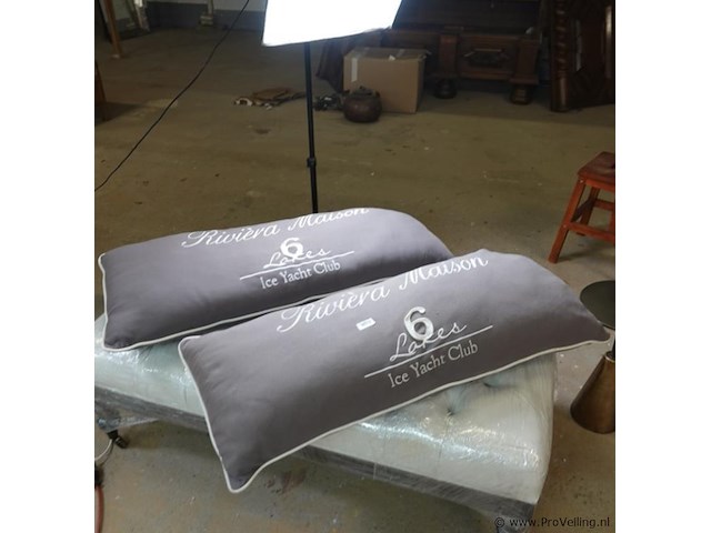 Paar rivièra maison uit de 'lakes ice yacht club' collectie kussens - afbeelding 1 van  5