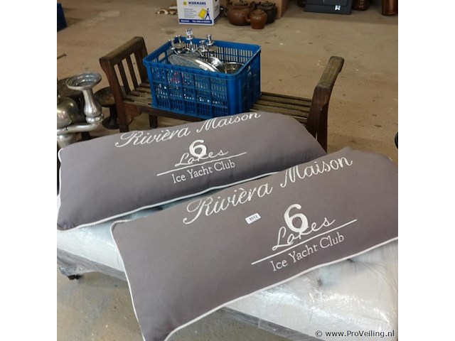 Paar rivièra maison uit de 'lakes ice yacht club' collectie kussens - afbeelding 2 van  5