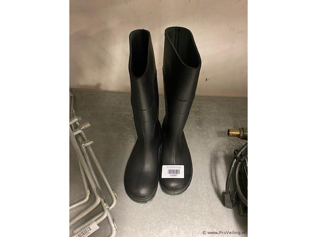 Paar rubberen laarzen maat 40 - afbeelding 1 van  1