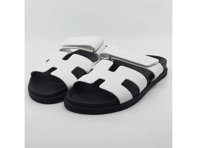 Paar sandalen, hermès, r011222100z 385 2411 - afbeelding 1 van  12