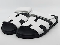 Paar sandalen, hermès, r011222100z 385 2411