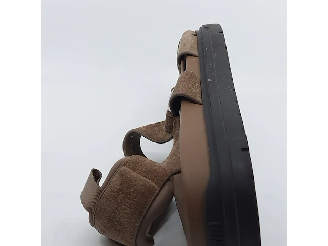 Paar sandalen, maat 10, fendi - afbeelding 2 van  11