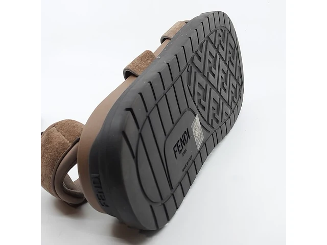 Paar sandalen, maat 10, fendi - afbeelding 3 van  11