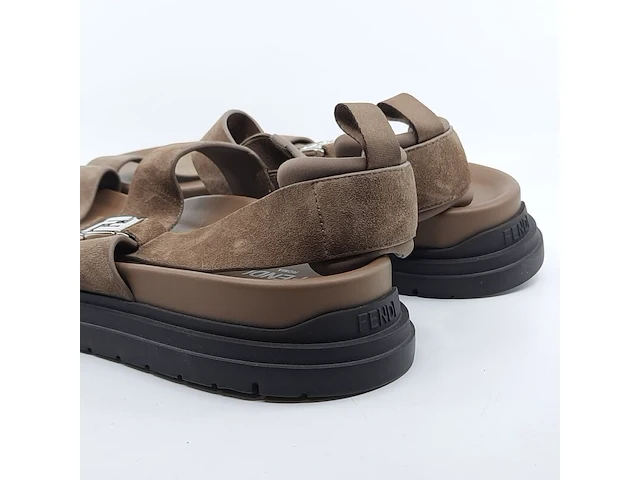 Paar sandalen, maat 10, fendi - afbeelding 8 van  11