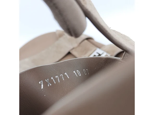Paar sandalen, maat 10, fendi - afbeelding 10 van  11
