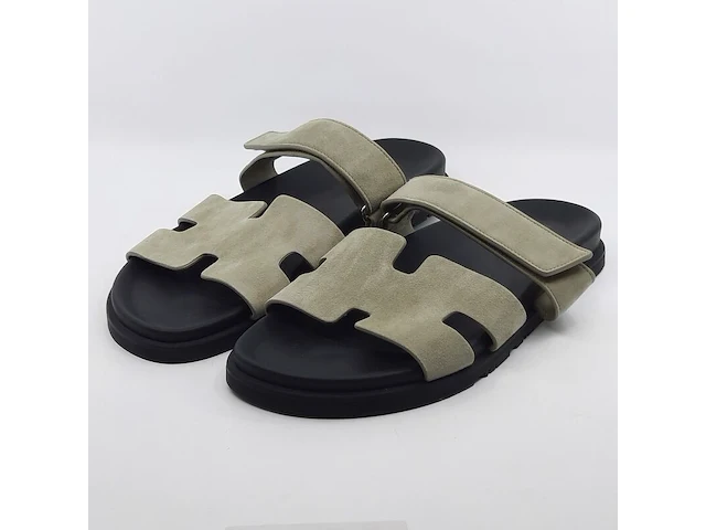 Paar sandalen - afbeelding 1 van  11