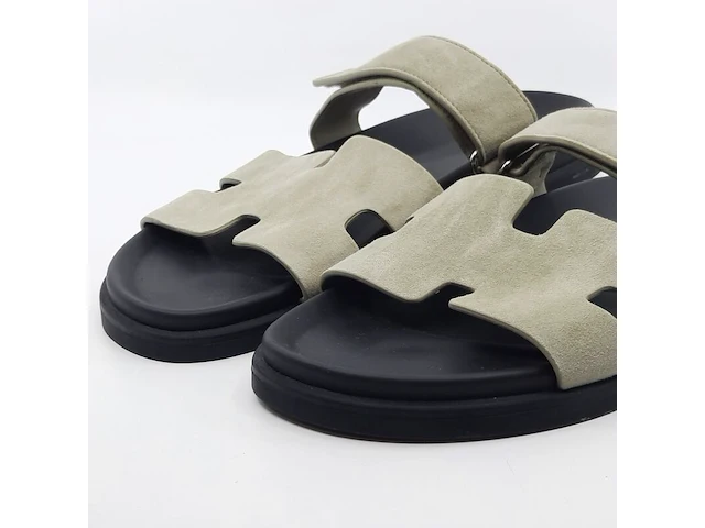 Paar sandalen - afbeelding 4 van  11