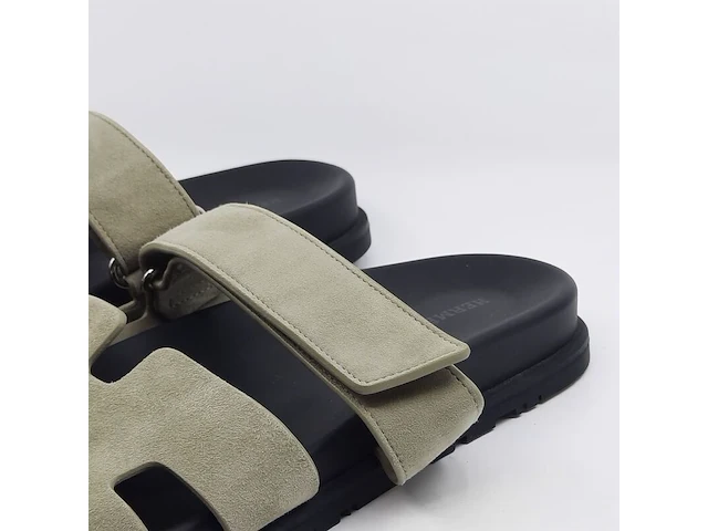 Paar sandalen - afbeelding 7 van  11