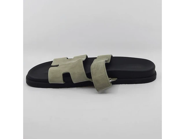 Paar sandalen - afbeelding 8 van  11