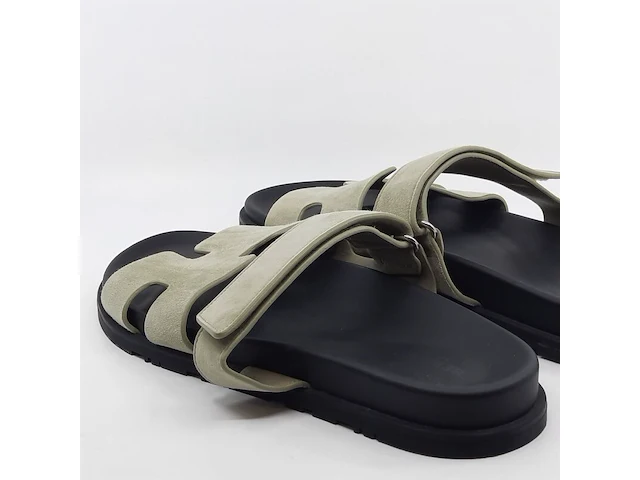 Paar sandalen - afbeelding 10 van  11