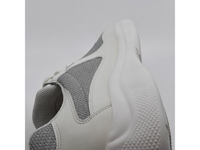 Paar schoenen, maat 10, prada - afbeelding 2 van  12